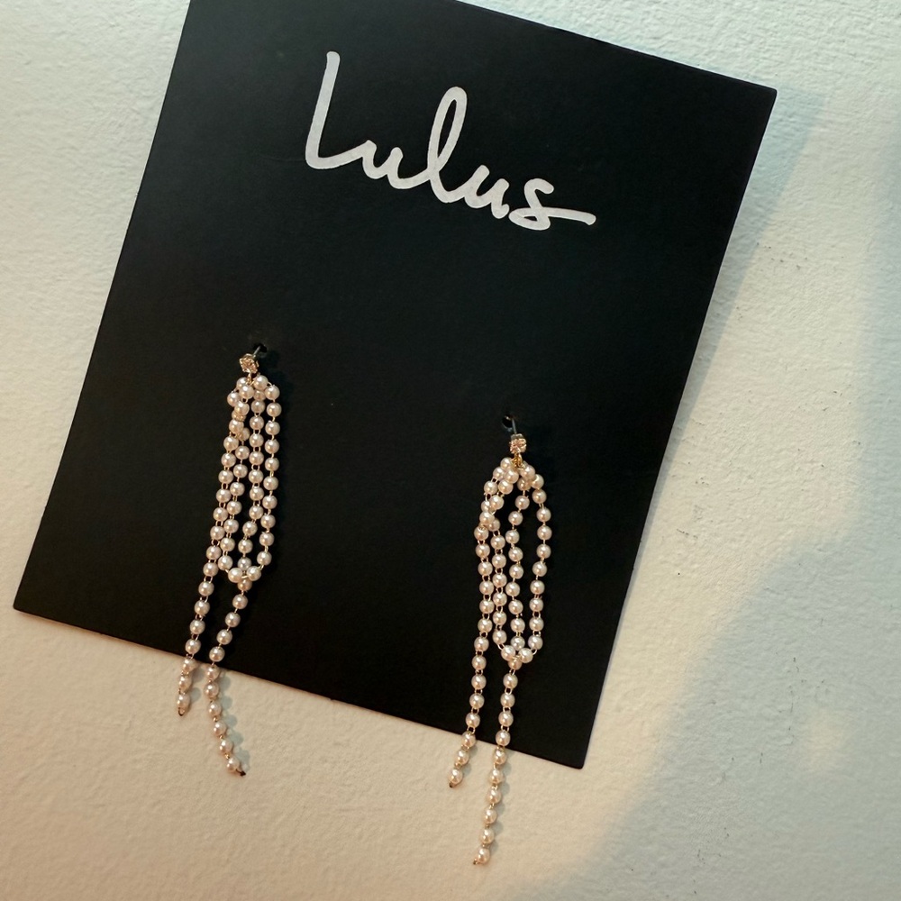 Lulu's Gold and White Modern Earrings